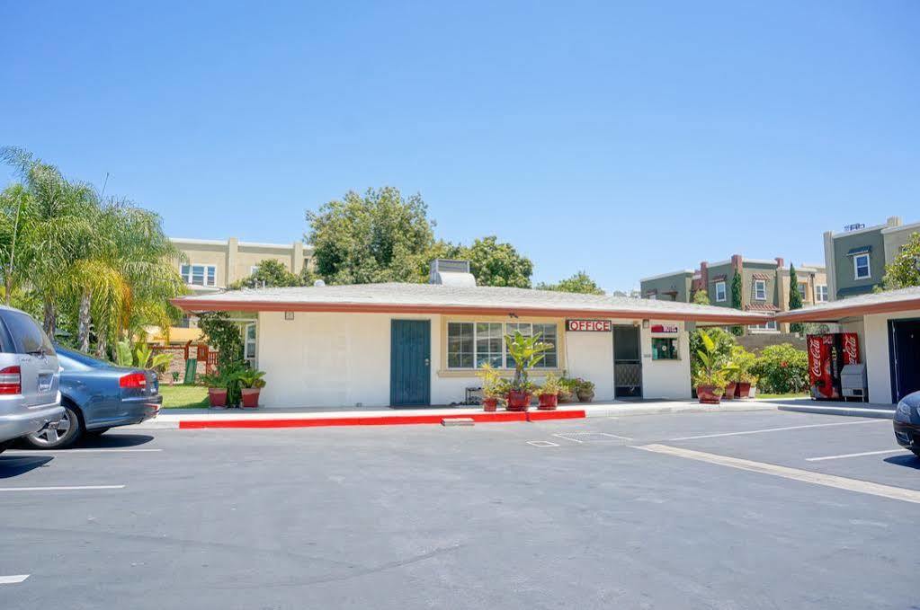 Harbor Motel Anaheim Exterior photo